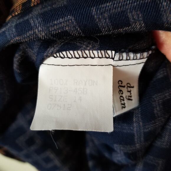 Vintage 80s Pendleton Navy & Gold Geometric Print Coordinating Blouse Skirt Set - Picture 8 of 11